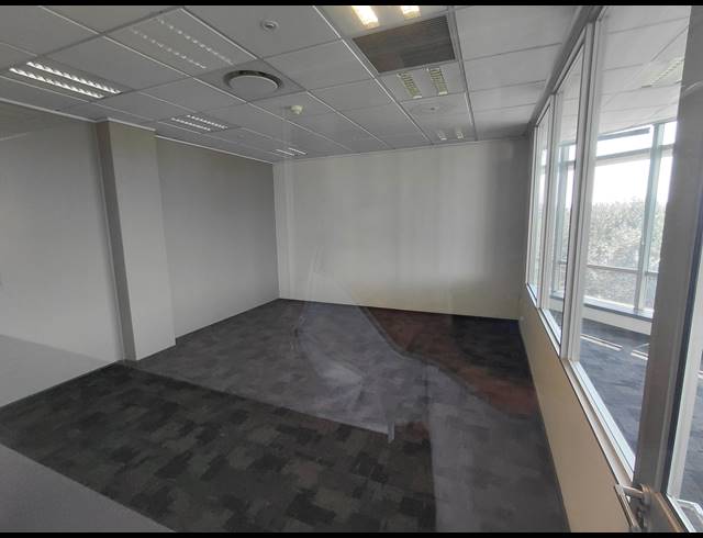 2,700M² OFFICE TO LET IN WATERFALL